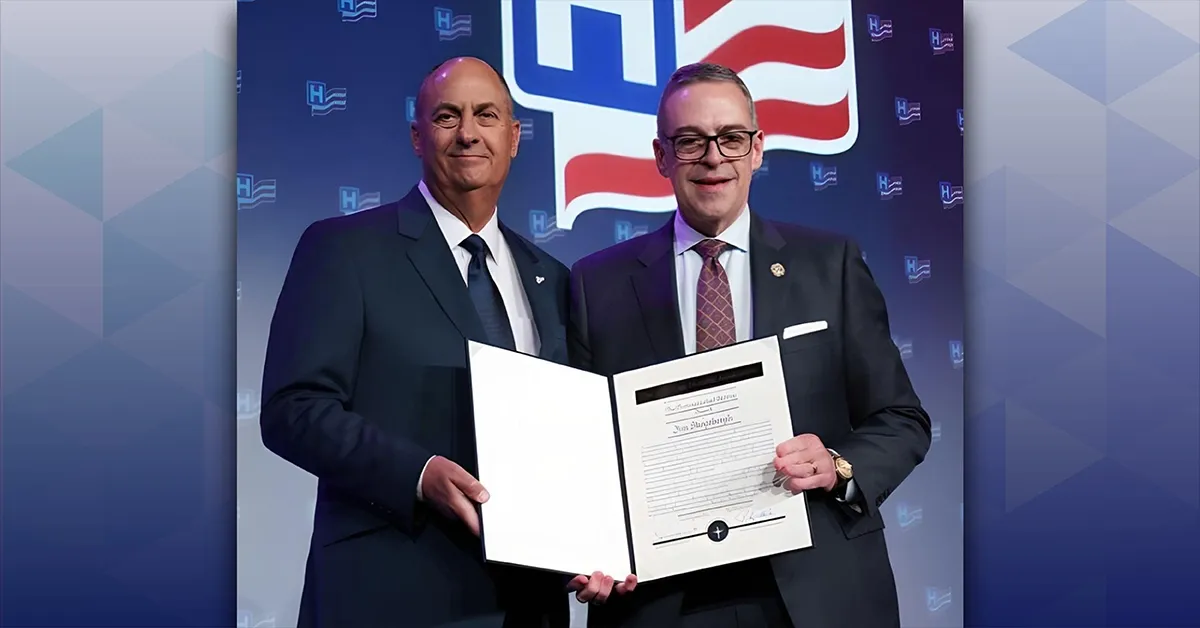 Jim Skogsbergh receives award